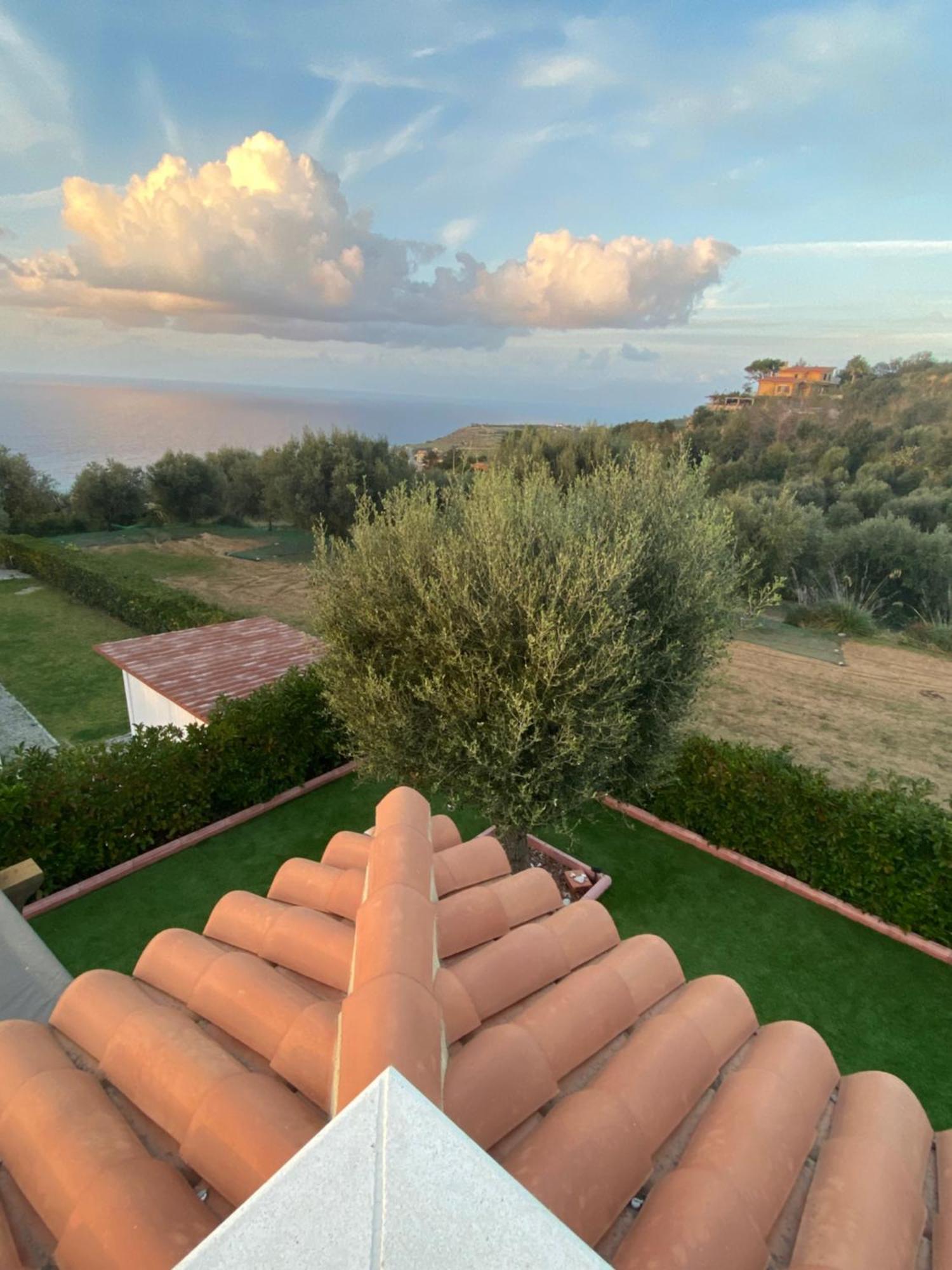 Villa Nove - Residence Dei Fiori Zambrone Exteriör bild